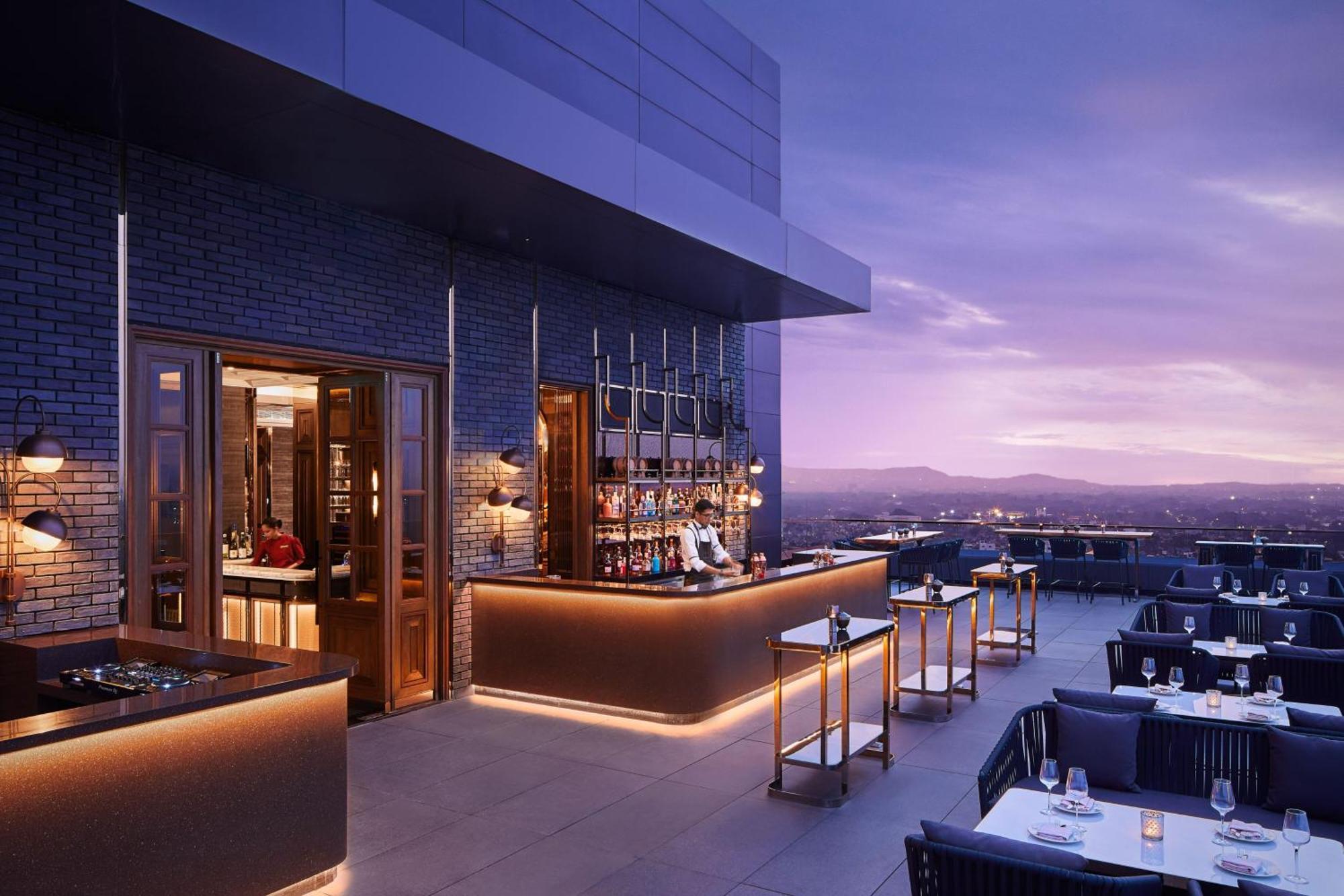 The Ritz-Carlton, Пуна Экстерьер фото